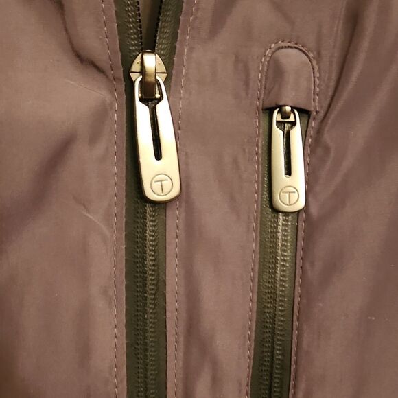 Tech by Tumi Women's Dark Gray Waterproof Jacket w/ Hood Size L - Picture 2 of 9